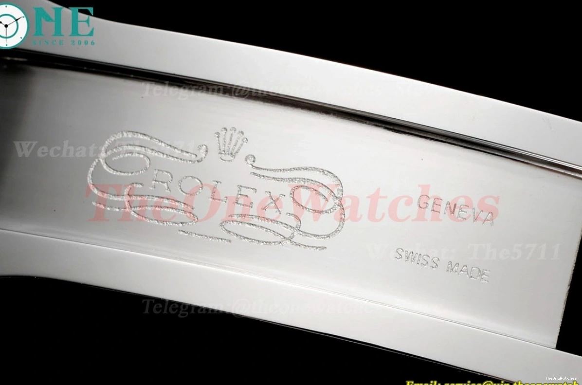 Oyster 326933 FNF YG SS Stk SkyDweller A9001 42mm White 1220